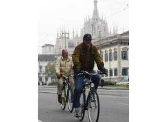 Milano a piedi,
trionfo dell'irrazionalità